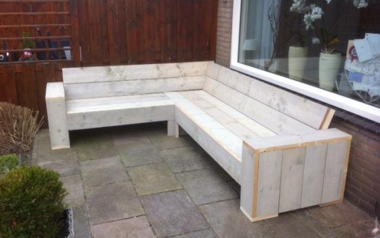 Beste Frank, Bij deze een foto van ons project. We hebben een loungebank en een tafeltje met steen gemaakt. Het is erg mooi geworden. Met je handige en goede handleiding hebben we een prachtige loungebank gemaakt. We hebben de bank iets Aangepast waardoor we nu plek hebben (zonder de hoek) voor 5 zitplaatsen. De totale […]